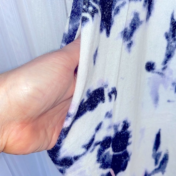 NWOT “FIRST LOVE” SWEATER DRESS - Picture 7 of 9